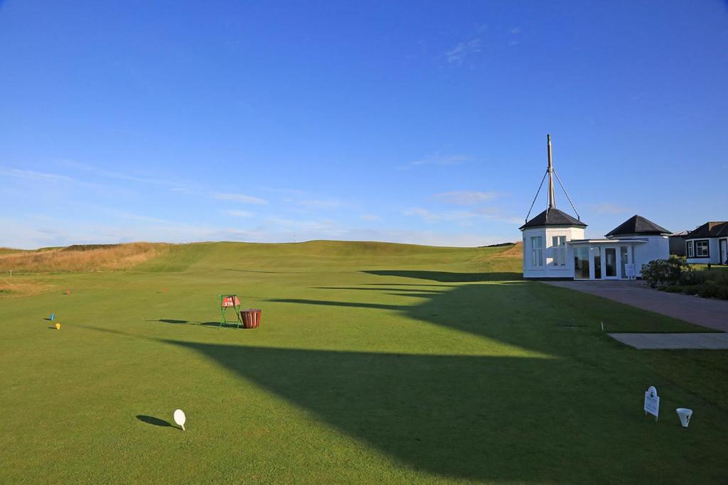 Kinneuchar - By Elie, Dog Friendly. *